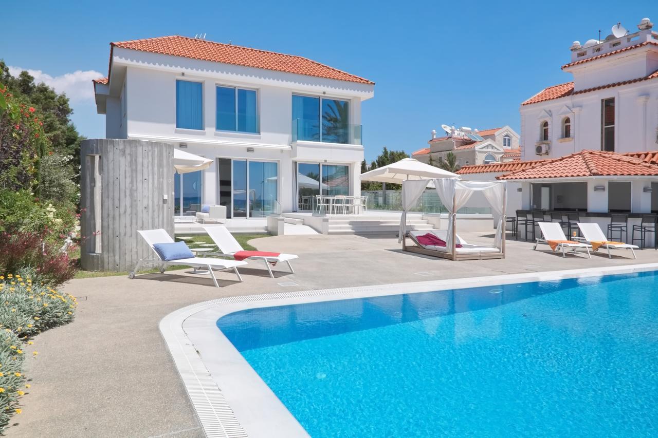 Royal 4 Bedroom Seafront * Agia Napa